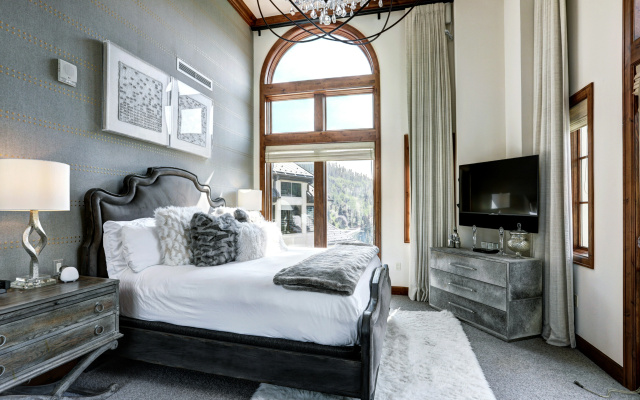 photo 4 of Vail Resorts Legendary Lodging at Ritz-Carlton Residences