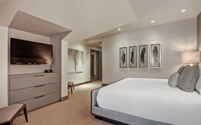 photo 4 of The Ritz-Carlton Residences by Berkshire Hathaway HomeServices