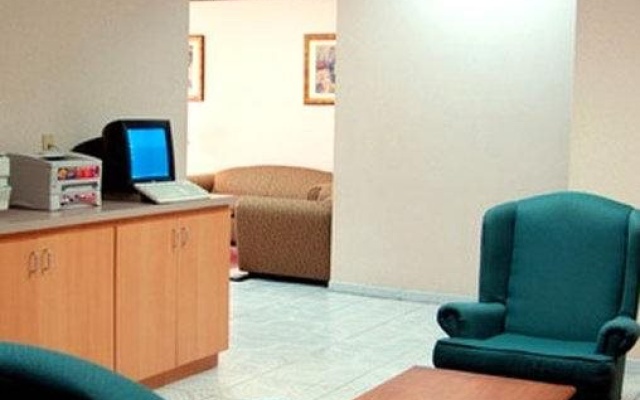 photo 3 of Executive Inn