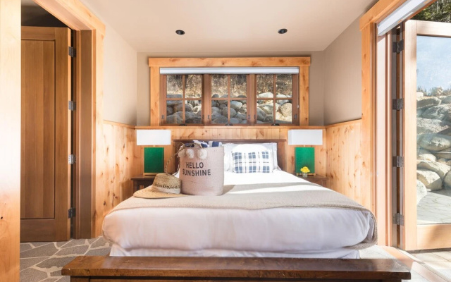 photo 3 of Hunter by AvantStay | Riverfront Cabin w/ Prvt Cottage | 10Mins from Squaw