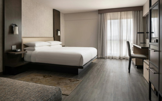 photo 5 of Marriott Riverside at the Convention Center