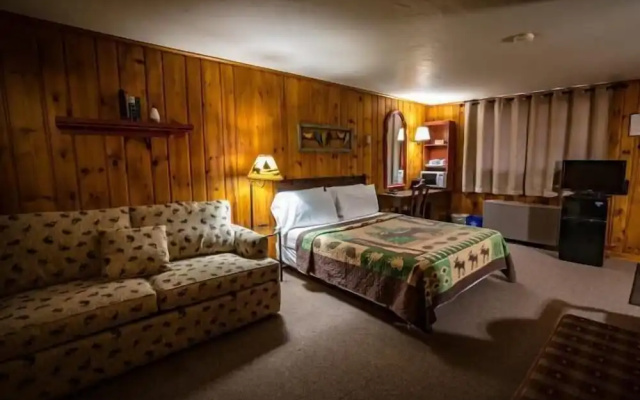 photo 3 of The Riverside Motel