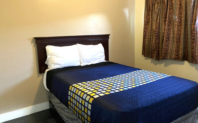 photo 4 of Robinhood Motel Anaheim West