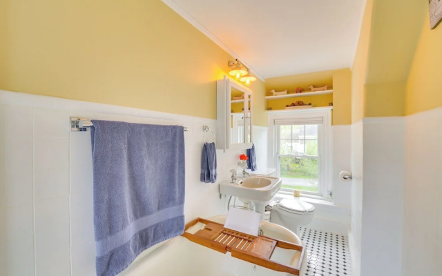 photo 5 of Rockland Home w/ Deck 5 Mins to Historic Downtown!
