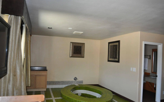 photo 2 of Rocky Inn Motel