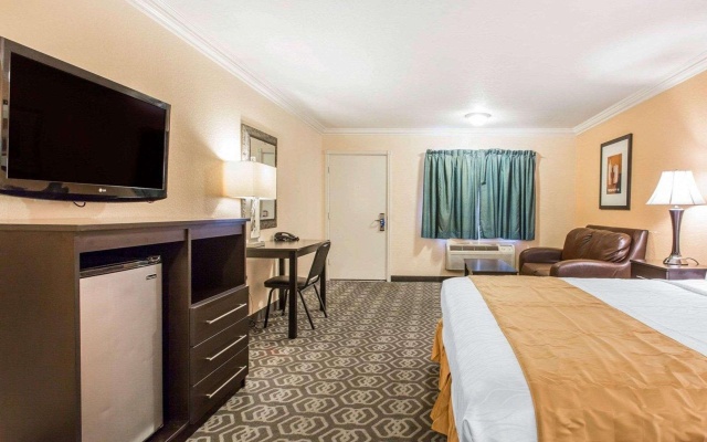 photo 3 of Rodeway Inn & Suites Colton-Riverside