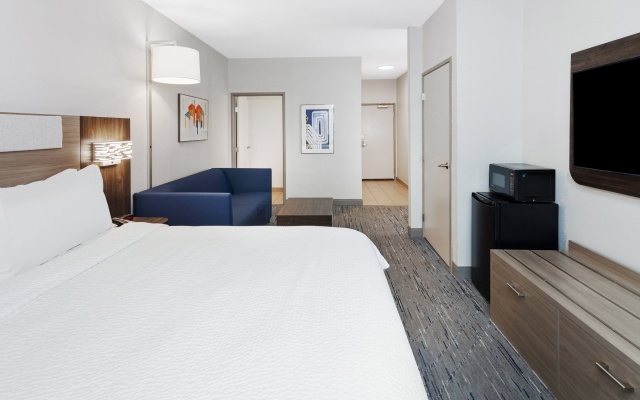 photo 4 of Holiday Inn Express & Suites - North Carmel / Westfield by IHG