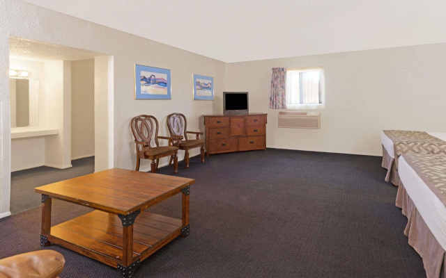 photo 4 of Travelodge by Wyndham Cortez