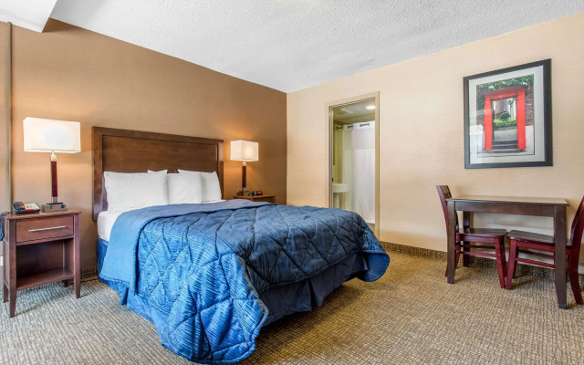 photo 2 of Rodeway Inn Chicago North Shore - Lincolnwood