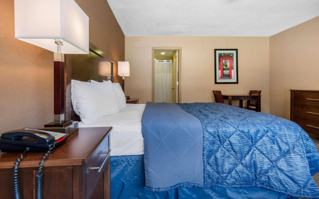 photo 3 of Rodeway Inn Chicago North Shore - Lincolnwood