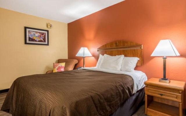 photo 2 of Rodeway Inn
