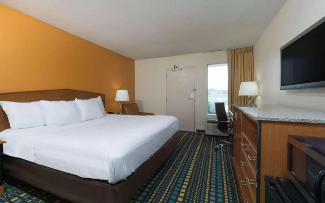 photo 2 of Days Inn by Wyndham Florence Cincinnati Area