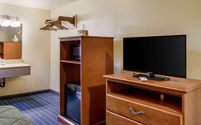 photo 3 of Rodeway Inn