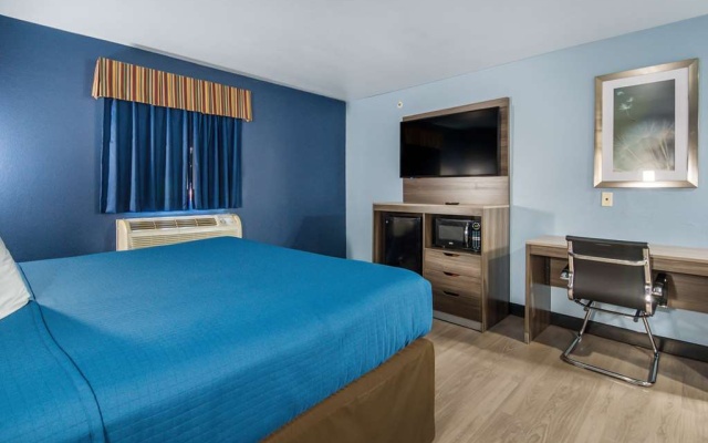 photo 5 of Rodeway Inn Carrollton