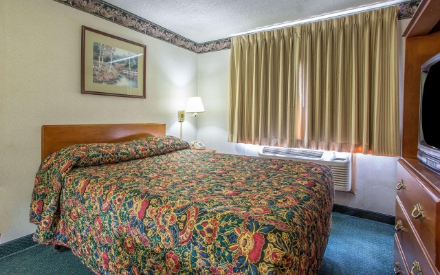 photo 5 of Rodeway Inn Bedford
