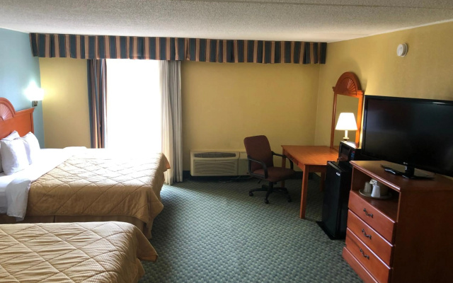 photo 5 of Rodeway Inn Joint Base Andrews Area