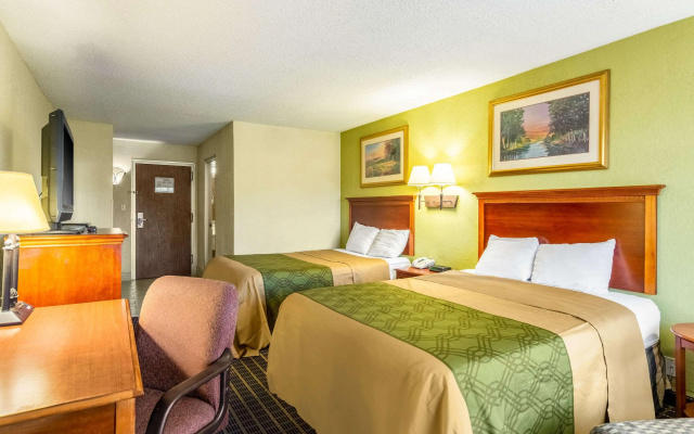 photo 4 of Rodeway Inn Central
