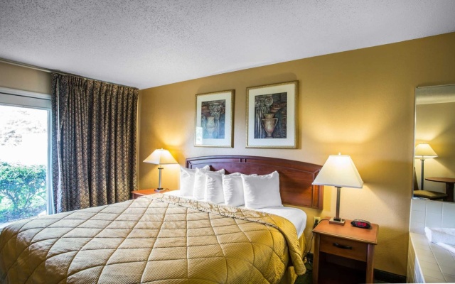 photo 4 of Rodeway Inn