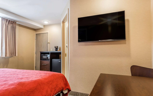 photo 5 of Rodeway Inn Chicago - Evanston