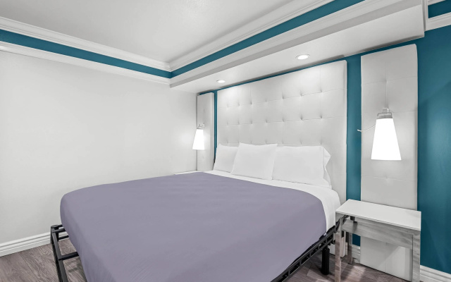 photo 3 of Rodeway Inn Commerce - Los Angeles