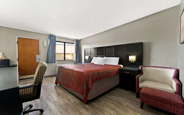 photo 3 of Knights Inn Montgomeryville