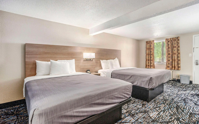 photo 3 of Rodeway Inn Grand Haven