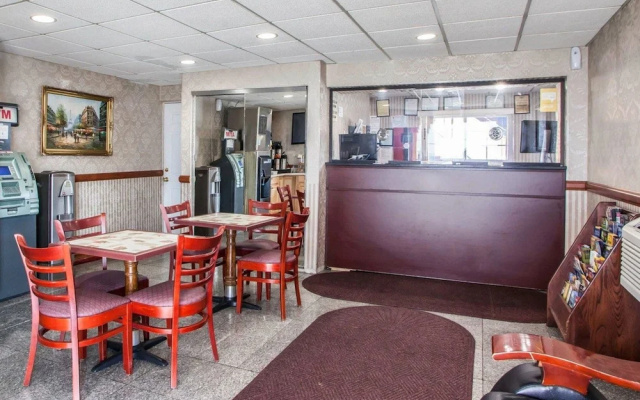 photo 2 of Rodeway Inn Jersey City NJ