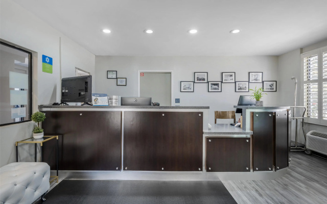 photo 2 of SureStay Hotel by Best Western Beverly Hills West LA