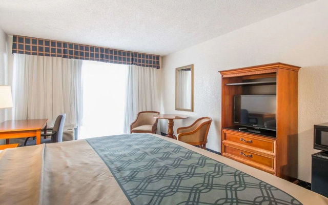 photo 5 of Rodeway Inn Miami I-95