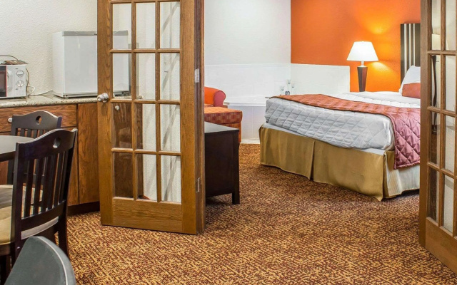 photo 5 of Rodeway Inn Milford
