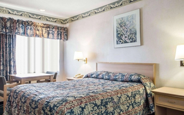 photo 4 of Rodeway Inn Monterey Near Fairgrounds