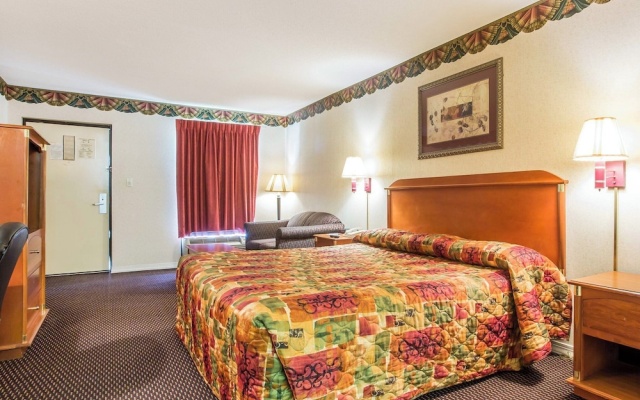 photo 3 of Key West Inn - Montgomery South