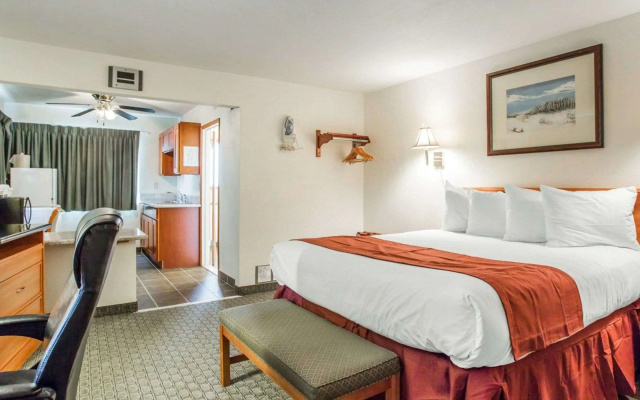 photo 3 of Rodeway Inn Newport