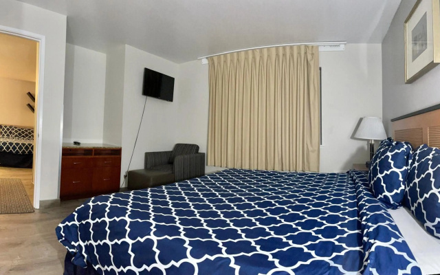 photo 2 of Americas Inn and Suite