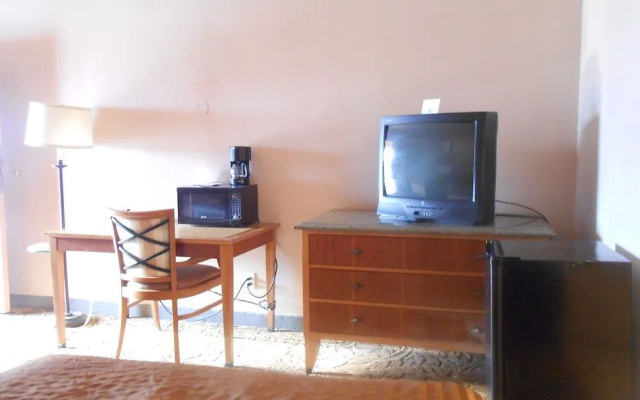 photo 3 of Rodeway Inn