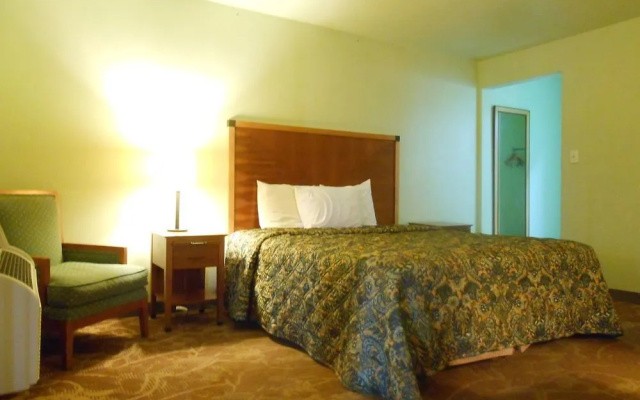 photo 4 of Rodeway Inn