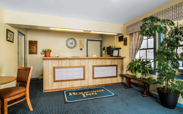 photo 2 of Rodeway Inn Rutland