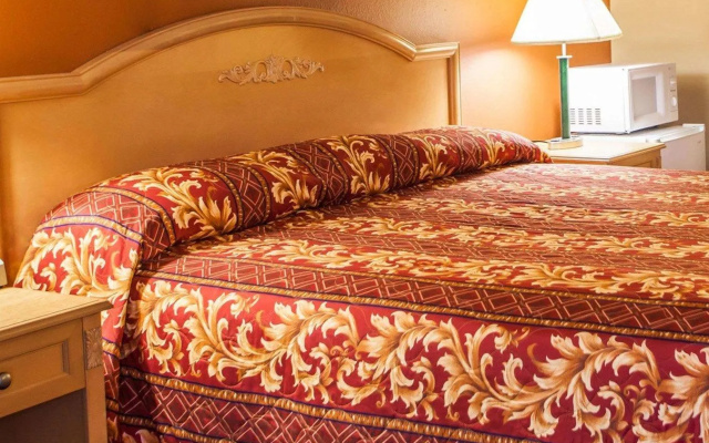 photo 3 of Rodeway Inn