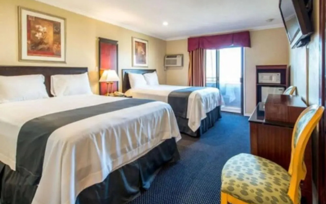 photo 2 of Rodeway Inn Signal Hill