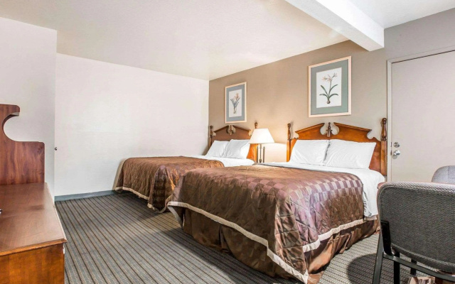 photo 4 of Rodeway Inn South Gate - Los Angeles South