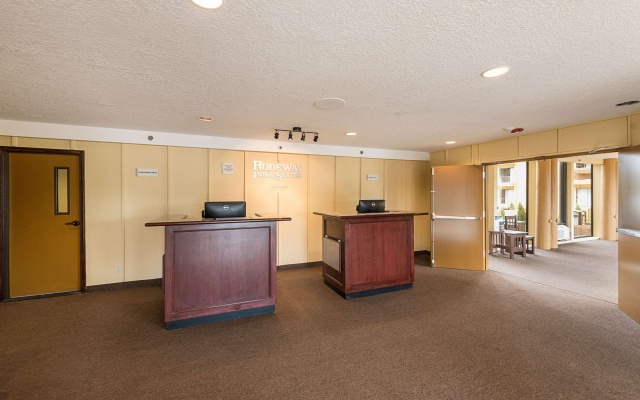 photo 2 of Rodeway Inn & Suites Portland