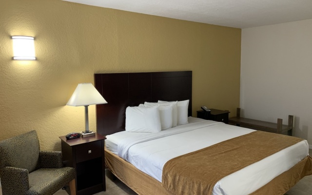 photo 5 of Rodeway Inn & Suites Fll Airport - Cruise Port