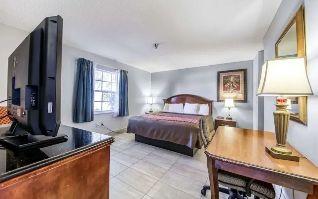 photo 4 of Rodeway Inn & Suites Haines City