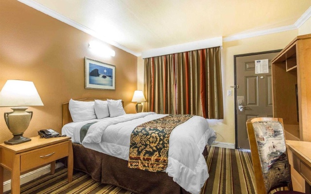 photo 4 of Rodeway Inn & Suites Near The Coliseum & Arena