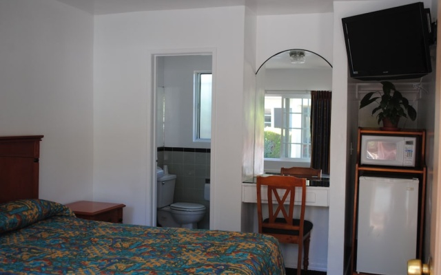 photo 5 of Rose Bowl Motel