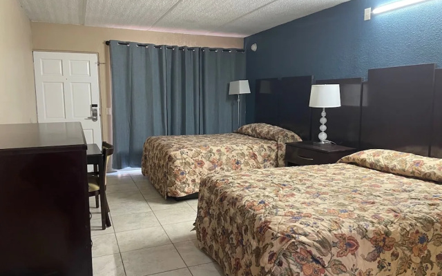 photo 5 of Royal Inn