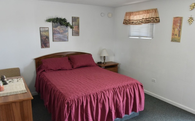 photo 3 of Royals Inn Motel