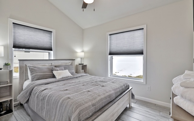 photo 2 of Rutland's Hidden Gem: 2 Br/1ba Renovated Home Close To Everything 2 Bedroom Home