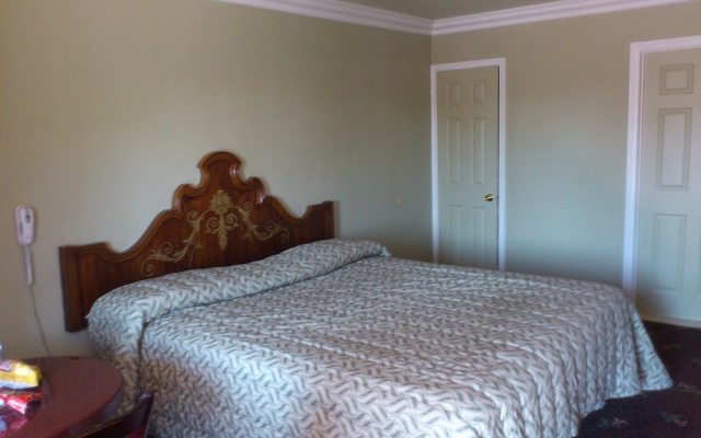 photo 5 of Santa Ana Travel Inn
