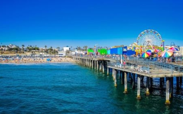 photo 2 of SANTA MONICA LUXURY APARTMENT WALK to BEACH!